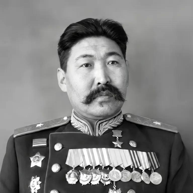 Портрет: Басан Городовиков